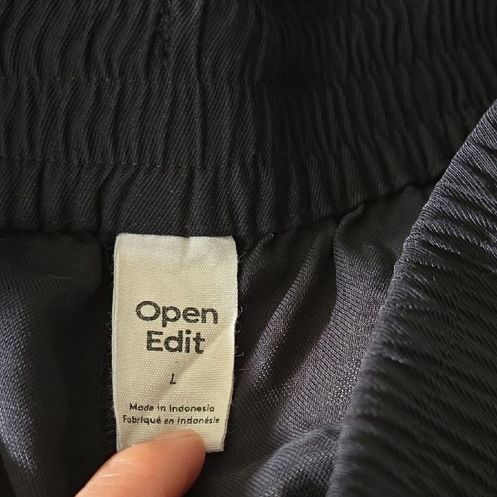 Open Edit Black Women's Shorts Size Large - Picture 3 of 4